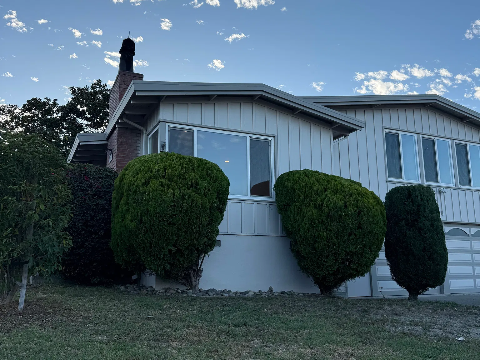 3 bed, 1210 sqft, $6,000 — Photo 2