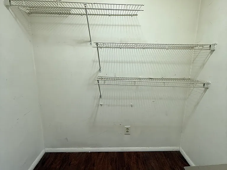 53 Hazel St #1L — Photo 8