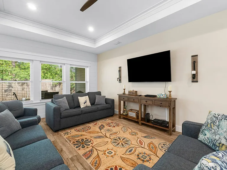 228 Palm Beach Dr — Photo 9
