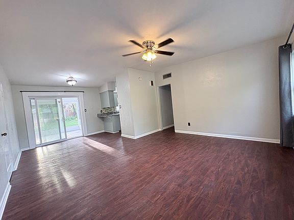 3rd image of 270 Fern St
