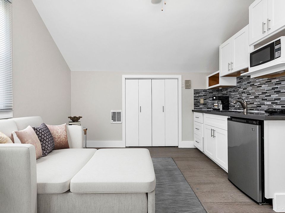 1st image of 2148 Broderick St #17