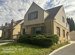 2520 N 70th St, Wauwatosa, WI 53213