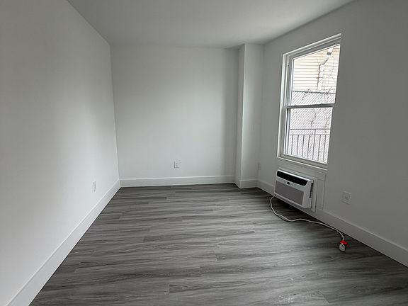 2nd image of 3528 Tiemann Ave #1