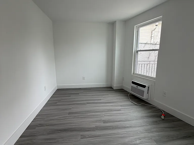 3528 Tiemann Ave #1 — Photo 2