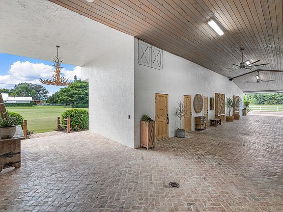 2nd image of 15260 Sunnyland Ln