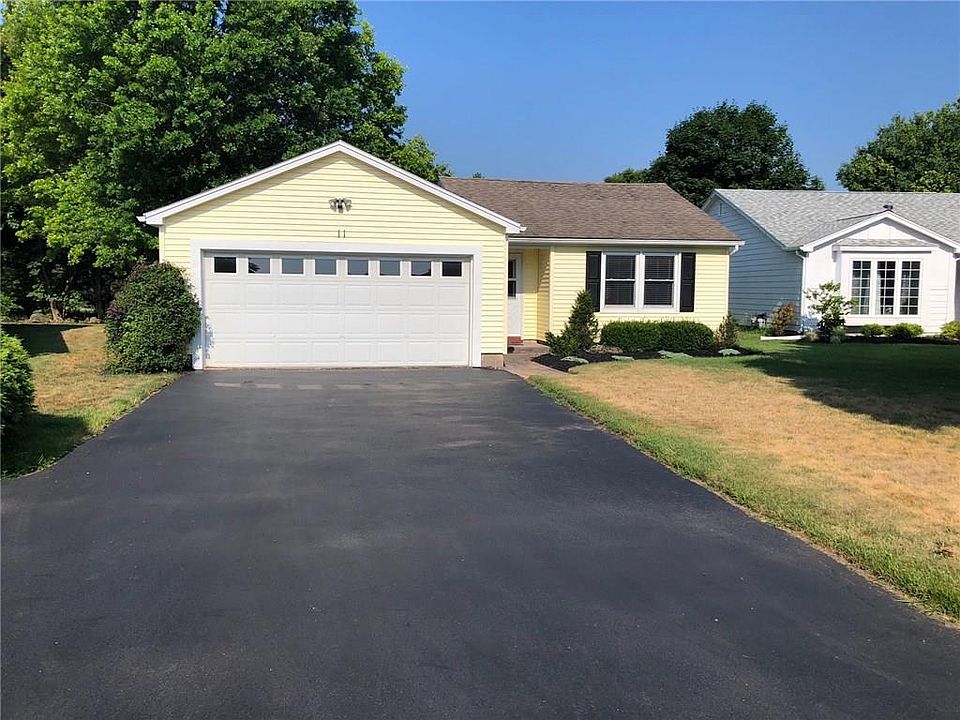 1st image of 11 Lone Oak Cir