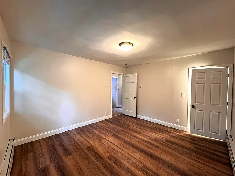38 Hunting St #2 — Photo 9