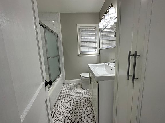 5th image of 6346 Bordeaux Ave #6346