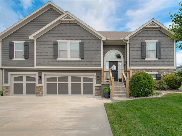9705 N Windsor Ave, Kansas City, MO 64157