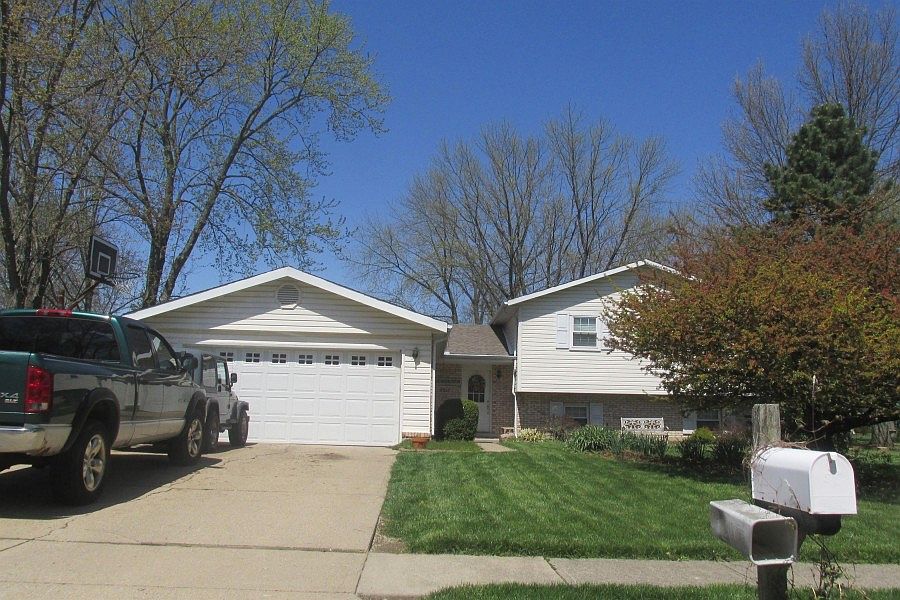1st image of 9811 Shawnee Trl