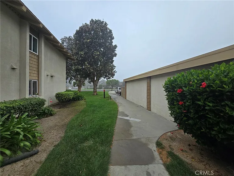 8933 Biscayne Ct #8933221G — Photo 22