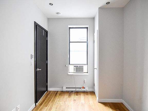 4th image of 320 Manhattan Ave APT 64