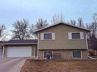 1900 25th Ave S, Grand Forks, ND 58201