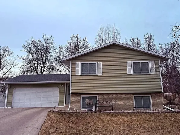 1900 25th Ave S, Grand Forks, ND 58201