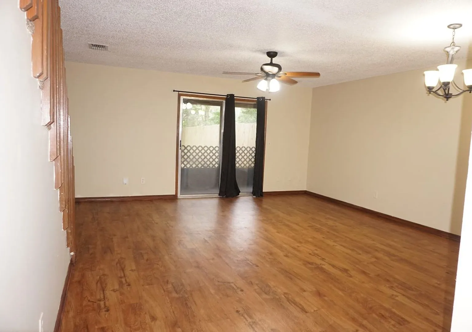 Westside 2/2 Townhome — Photo 2