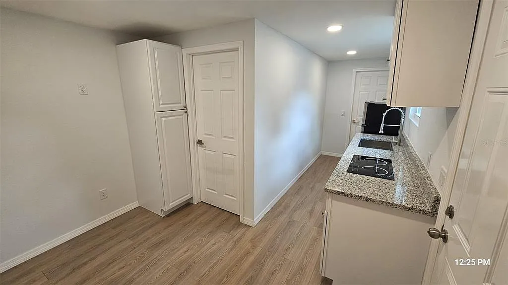 1 bed, 1.0 bath, 500 sqft, $1,200 — Photo 3