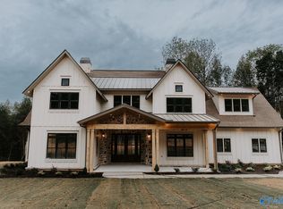 189 Pine Ridge Rd, Laceys Spring, AL 35754