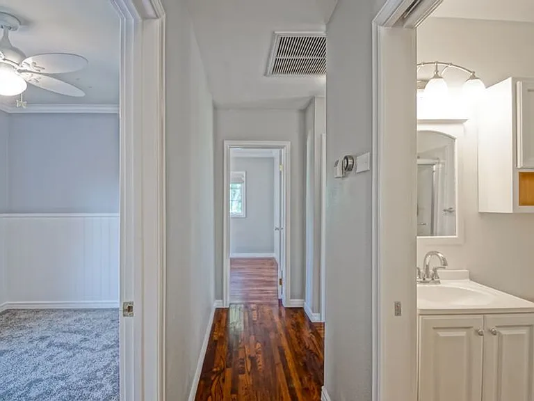 2404 Sebald Ave — Photo 23
