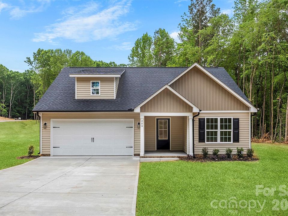 1st image of 200 Knollwood Cir