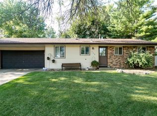 228 County Road 42, Apple Valley, MN 55124