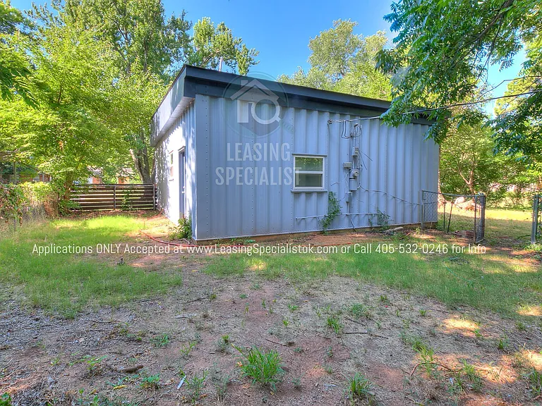 1025 Parsons St — Photo 27