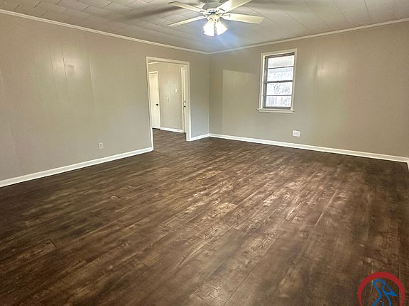 2nd image of 124 Pine St
