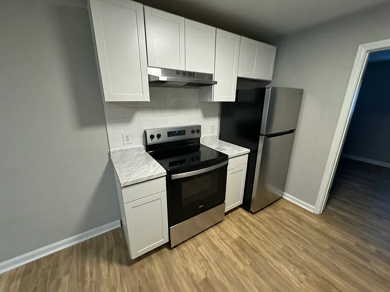 1901 Morehead Ave #3 — Photo 2
