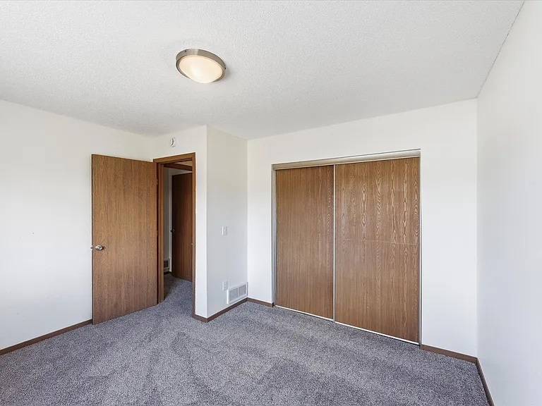 East Gate Estates — Photo 16