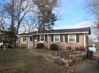 35 Woodbine Rd, Weymouth, MA 02189
