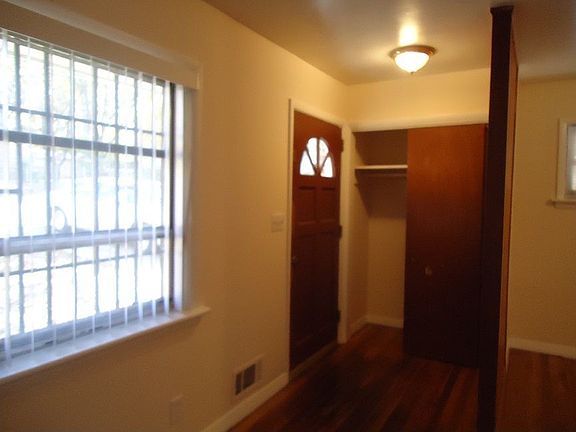 4th image of 4747 Waldrop Dr