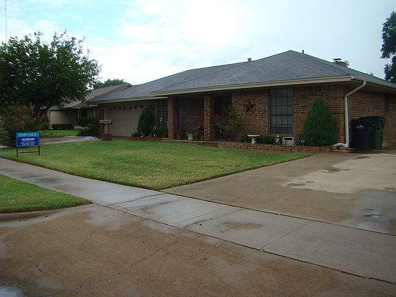 3rd image of 2503 McNiel Ave