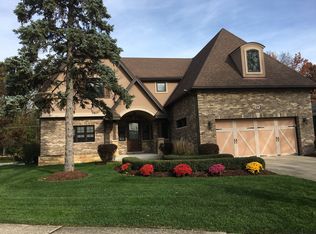 19 Stonegate Rd, La Grange Park, IL 60526