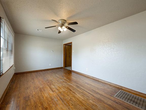 5th image of 4029 SE 22nd St
