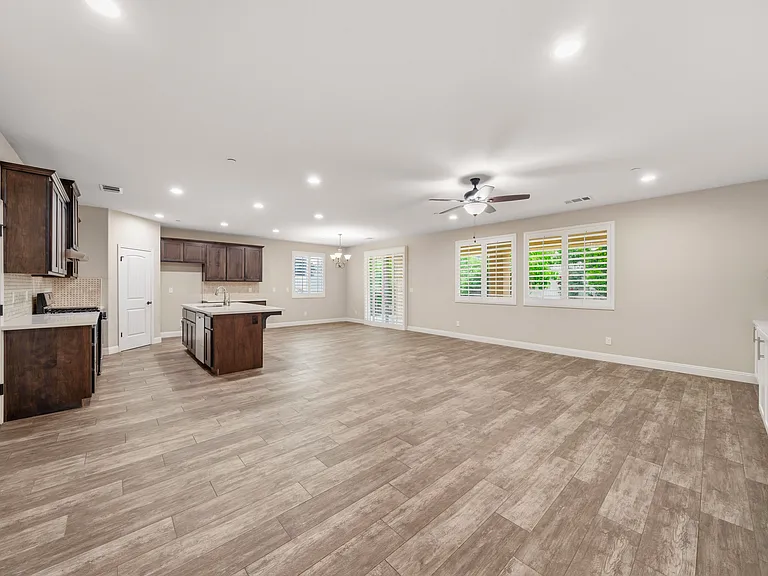 7303 Whiskey Creek Dr — Photo 15