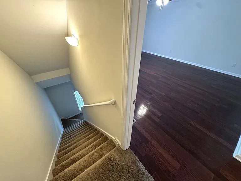 SOUTH HAMPTON TERRACE — Photo 48