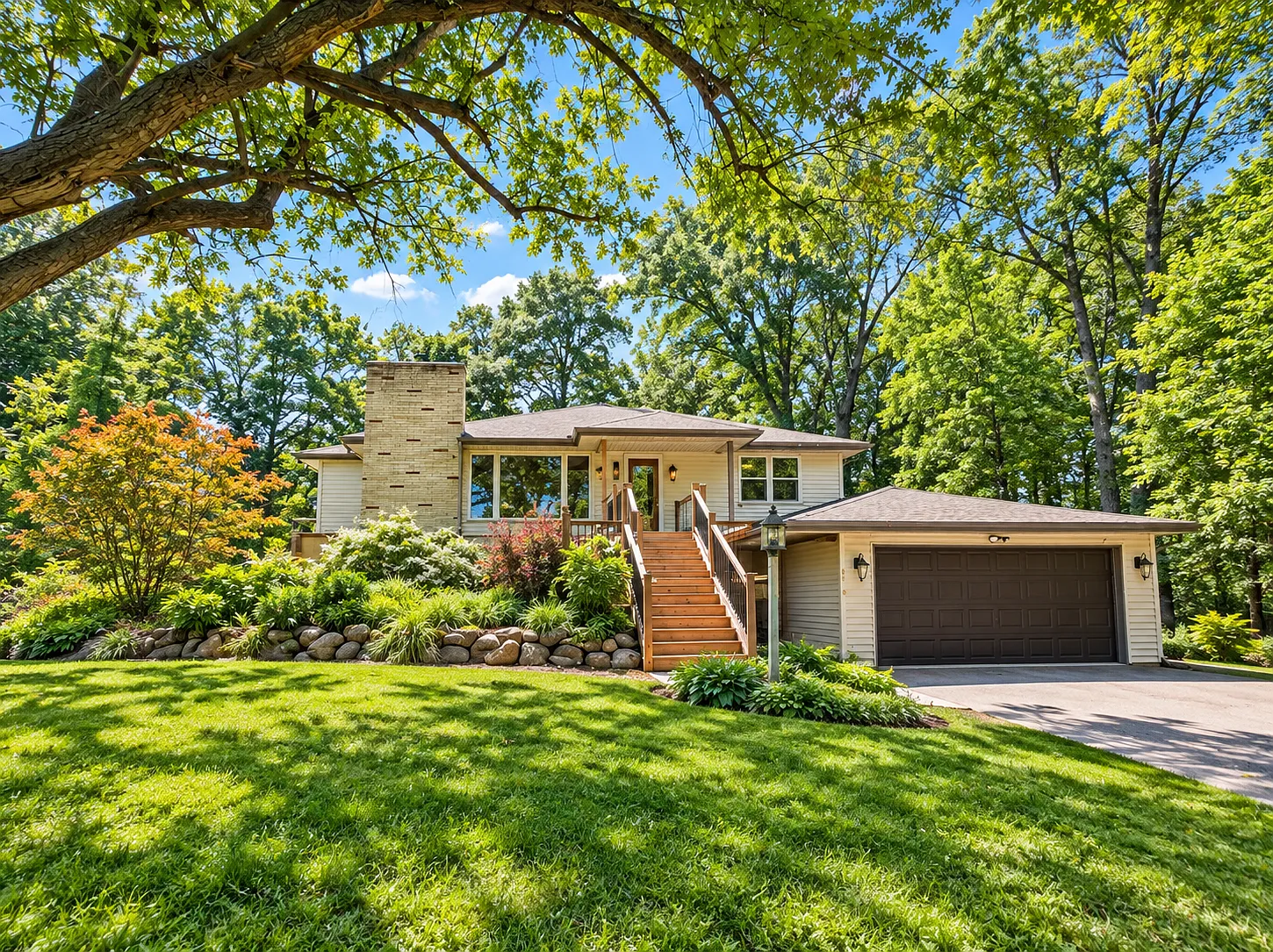 4 bed, 2.5 bath, 1650 sqft, $3,000 — Photo 1