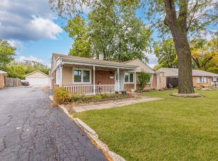 9909 Elm Circle Dr, Oak Lawn, IL 60453