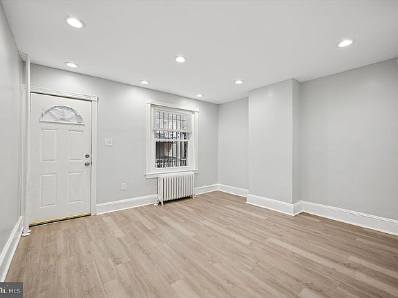 4th image of 6252 N Beechwood St