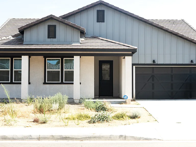 1880 Vincent Dr — Photo 10