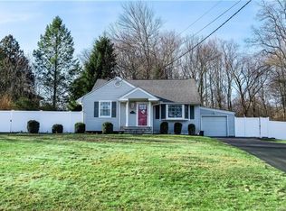 3761 Chesterfield Dr, Mohegan Lake, NY 10547