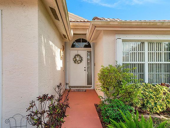 4th image of 8222 White Rock Cir