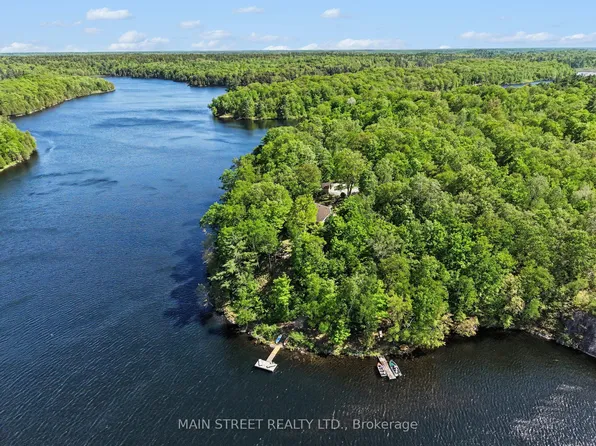 100 Rainbow Ln, Tay Valley, ON K0H 2B0