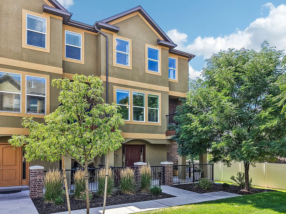 1st image of 669 Falconer Ct