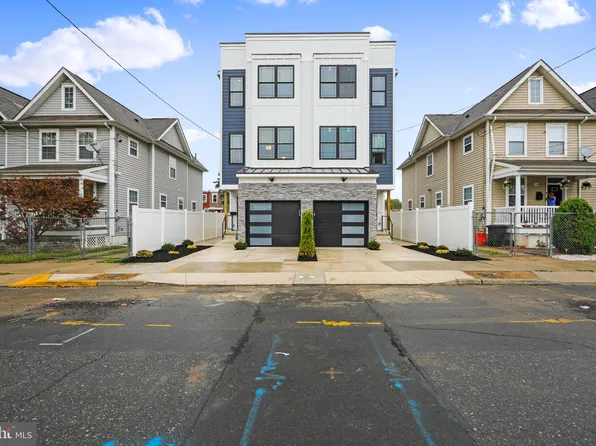 1110 N 21st St, Camden, NJ 08105