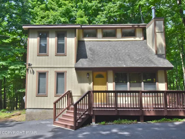 2217 Longview Dr, Bushkill, PA 18324