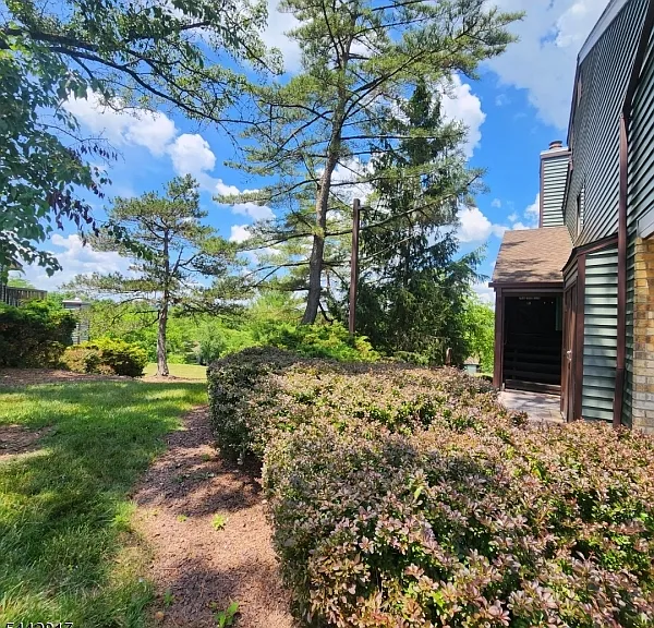 18 Ridgedale Dr — Photo 3
