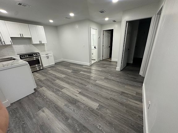 5th image of 425 Ridgemont Dr