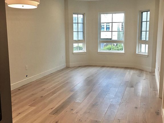 4th image of 369 18th Ave #207