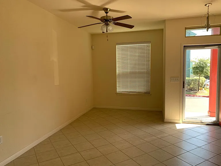 5805 Loblolly Ln — Photo 2
