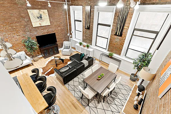 Sold by Compass | media 1